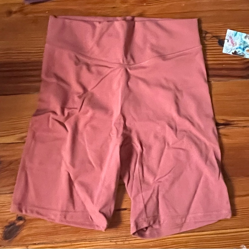 Balance athletica cloud biker shorts